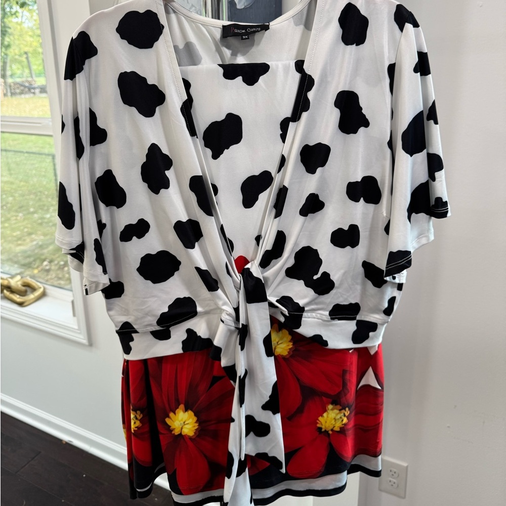 Chic Black and White Women's Top